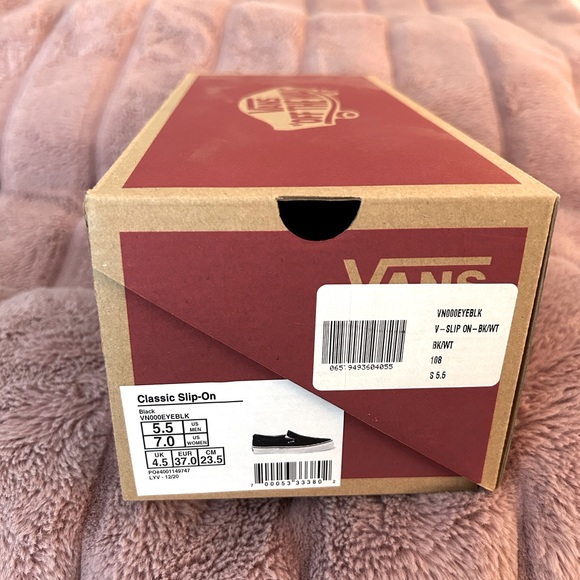 Youth Vans Classic Slip On Shoes - Size 5.5 - Picture 8 of 8